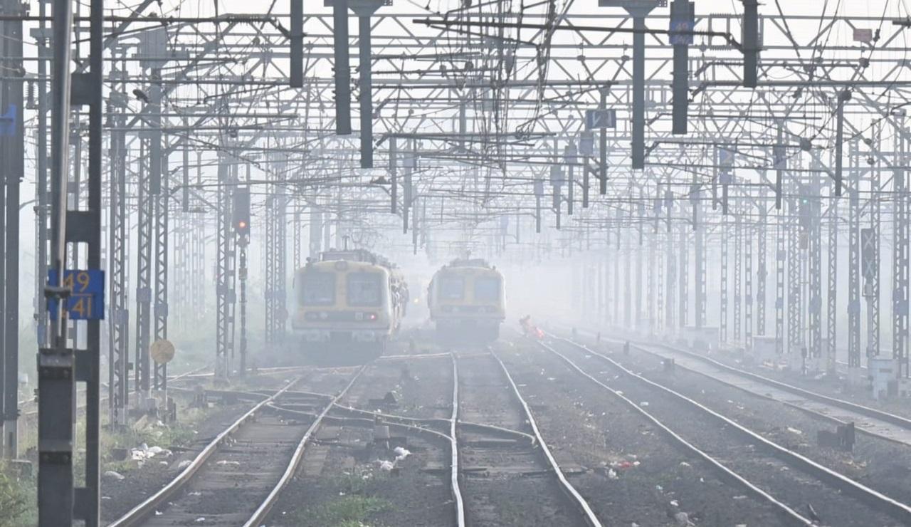 Mumbai Traverses Into Hazy Skies Amid Weather Change as Residents Struggle to Cope