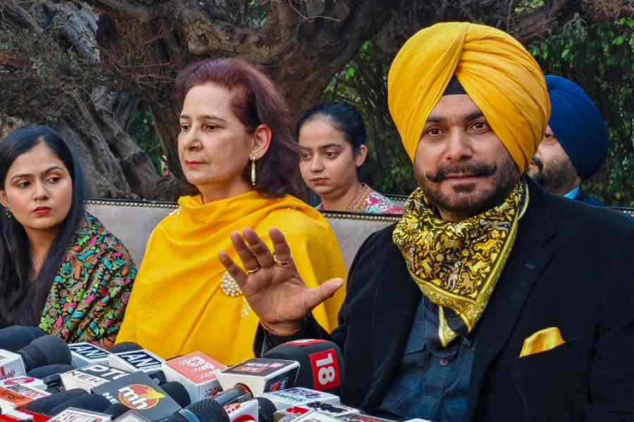 Oncologists Warn against Unproven Cancer Remedies as Former Cricketer Sidhu's Claims Spark Debate