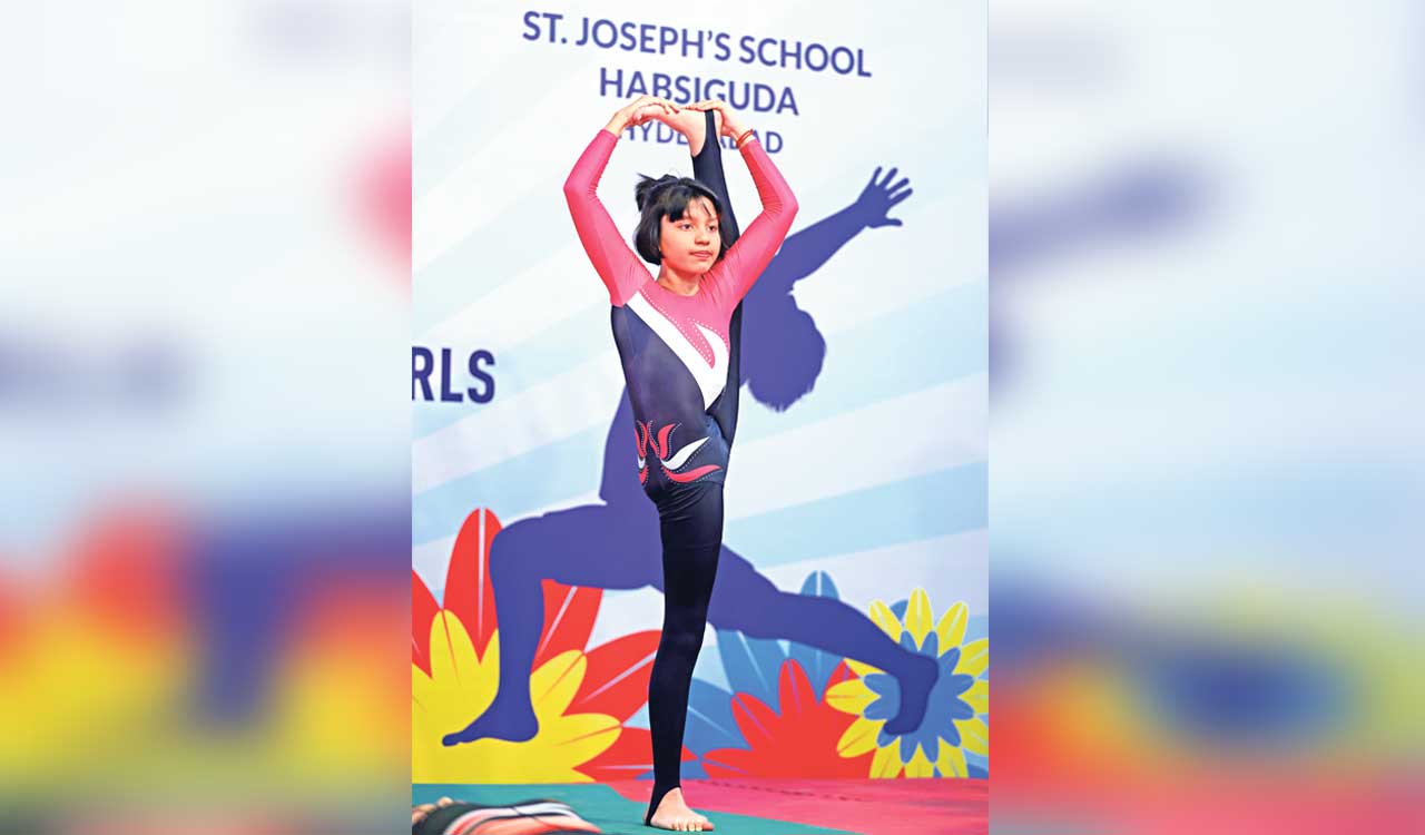 Title: Krittika Datta and Sara Sukanth Aggarwal Win Top Honours at National School Games Yogasana U-14 Girls Championship