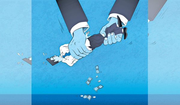 8% Indians Hijack Growth, 8 Crores Live in Poverty