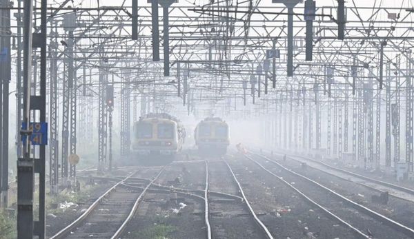 Mumbai Traverses Into Hazy Skies Amid Weather Change as Residents Struggle to Cope