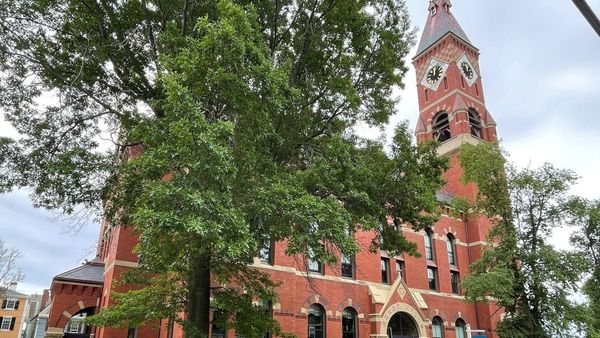 Public Teachers in Marblehead on Brink of Pay Crisis; Students Urge Fair Treatment