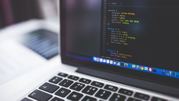 Nifty IT Index Loses Over 3% as US Fed Likely to Lower Pace of Rate Cuts