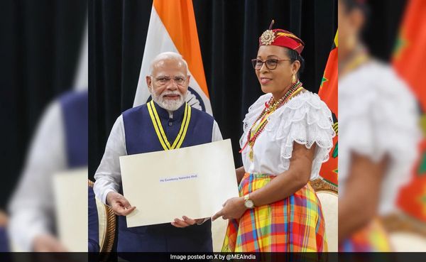 Dominica Confers Top Award on Prime Minister Narendra Modi for Contributions to CARIPAN Region During COVID-19 Pandemic