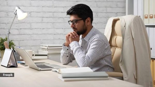 Prolonged Sitting Linked to Elevated Heart Failure Risk Despite Regular Exercise