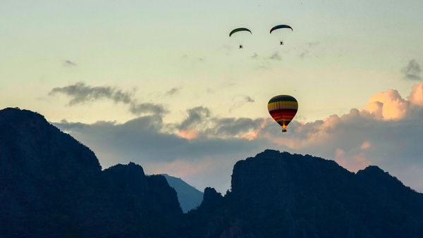 Methanol Tragedy Hits Laos: 6 Tourists Die from Alcohol Poisoning