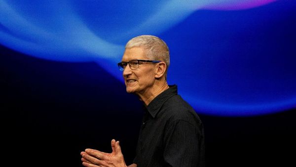 Tim Cook Cracks Code on Working with Trump, Securing Apple's Business Amid US-China Tensions