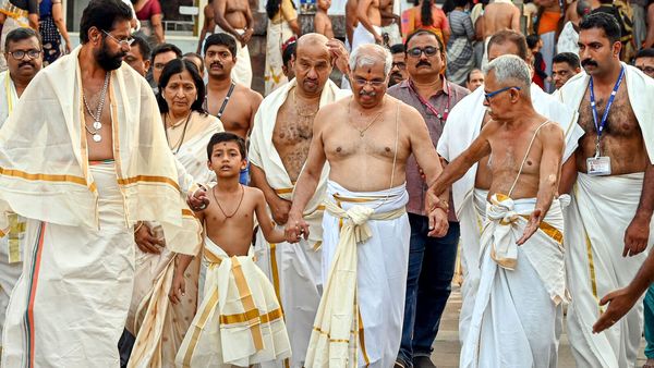 Kerala Considers Ending Tradition of Dressing as a Holy Symbol in Ancient Temples