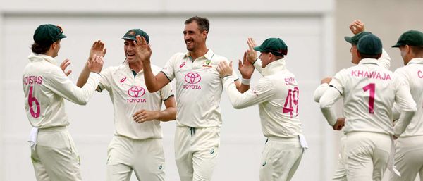 Australia Seals Win as They Chase Historic Spot