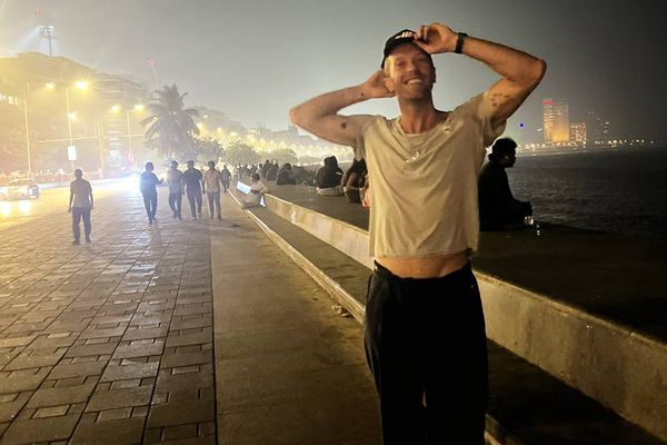 Coldplay Frontman Chris Martin and Dakota Johnson Charms Mumbai Ahead of Highly Anticipated India Concerts