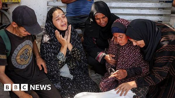 ISRAELI FIRE HITS GAZA AID SITE, 15 PALестINIAN KILLED